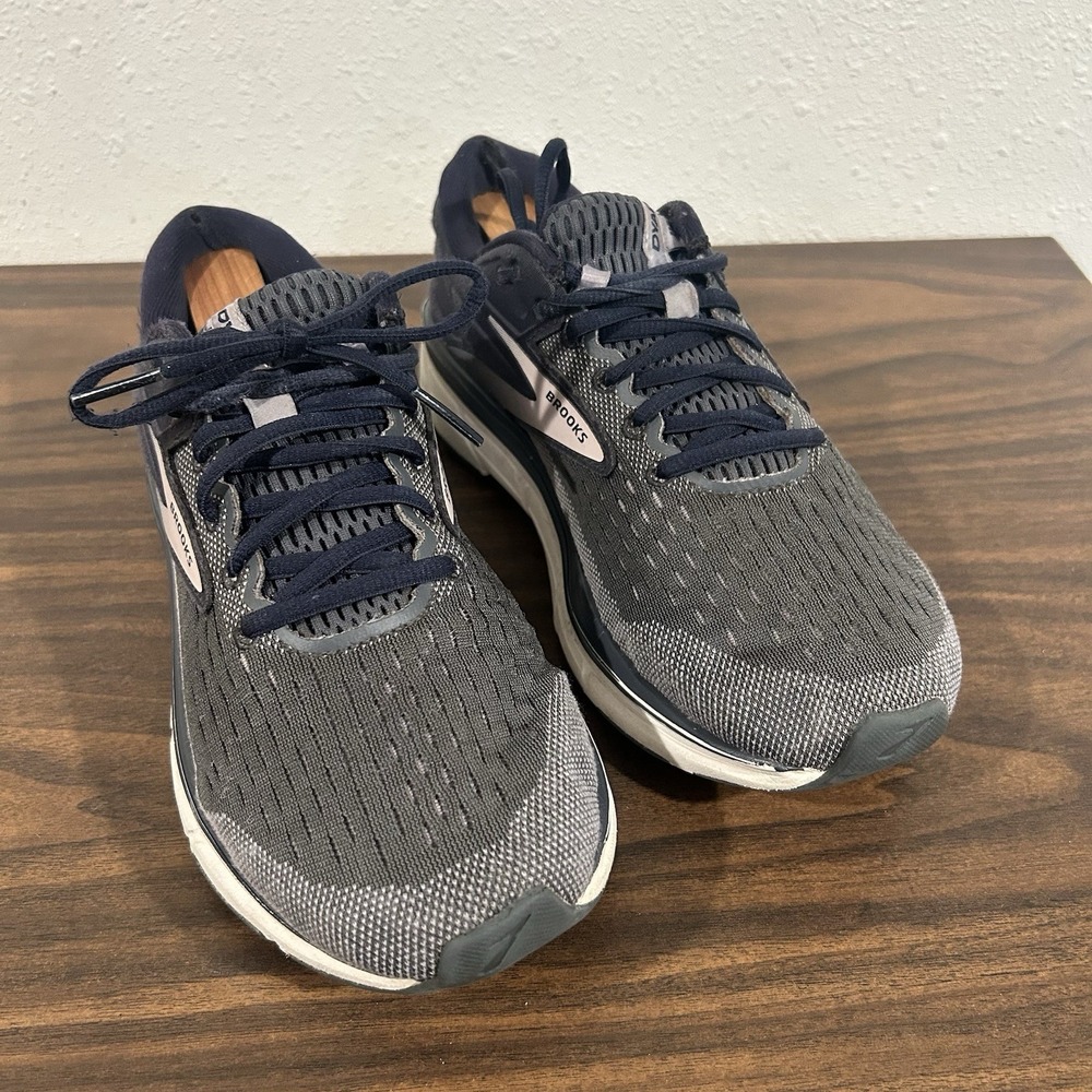 Brooks Dyad 11 Womens 9 Wide Running Sneaker 1203121D496 Blue Grey Athletic Shoe